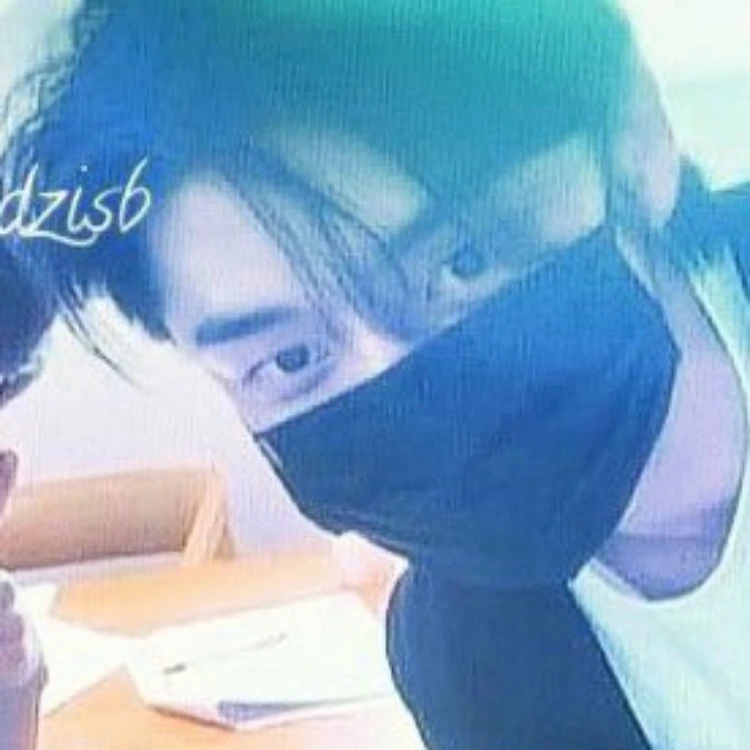 [잡담] 이사진 투바투 연준이야 제베원 김지웅이야...? | 인스티즈