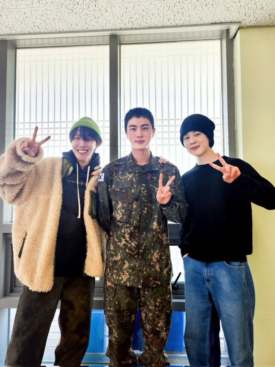 [잡담] 방탄 진 진짜 건강해 보인다ㅋㅋㅋㅋ살도 좀 오르고 | 인스티즈