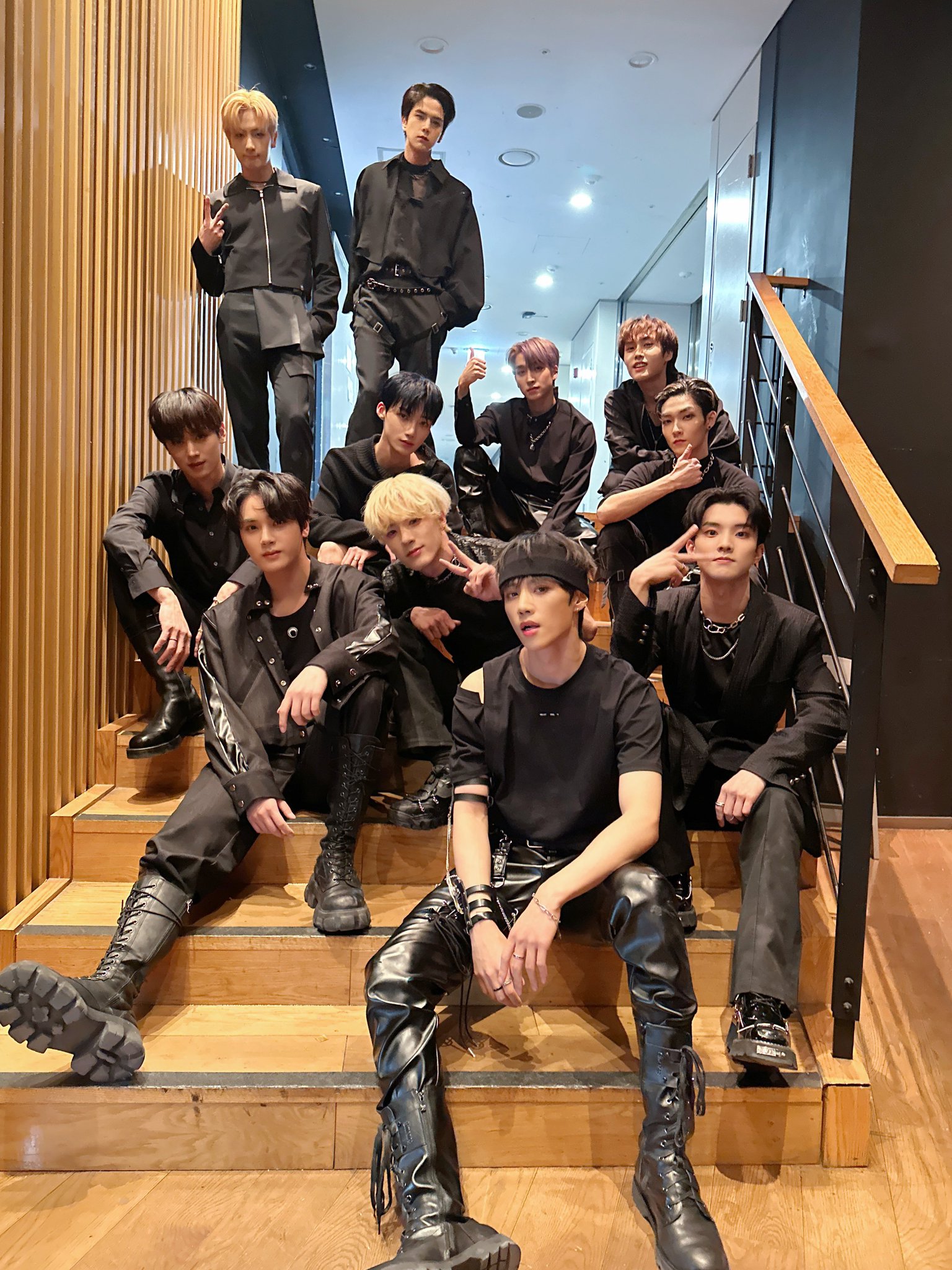 [잡담] 더보이즈 roar 음방 1주차&2주차 의상 모음💝 | 인스티즈