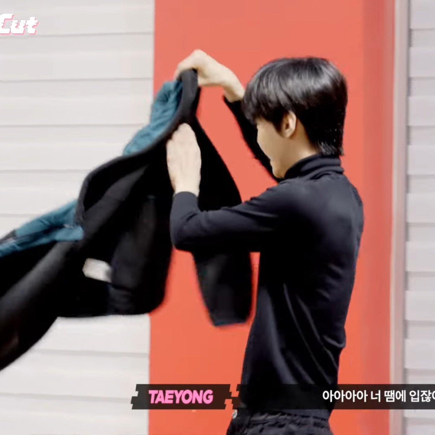 [잡담] 태용 쟈니가 도영이 얇아서 무대 사이로 빠질수잇다고 걱정한거 이해완 | 인스티즈