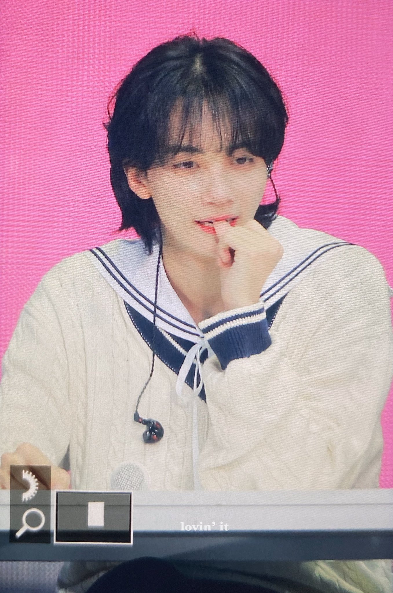 [잡담] 골라봐요 오늘 캐럿랜드 윤정한 최애 착장 | 인스티즈