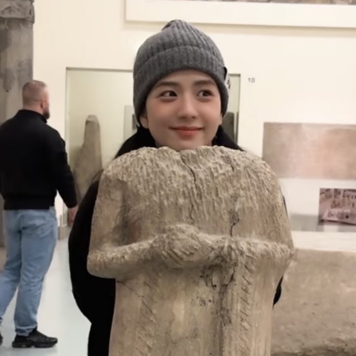 [잡담] 지수 이번 브이로그 얼굴 좋다… | 인스티즈