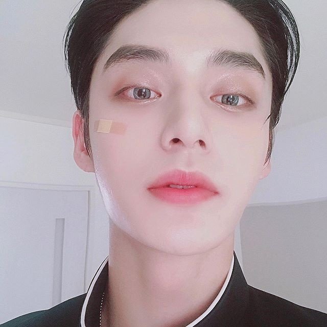 [잡담] 가쿠란 입은 김지웅 너무 좋아,,, | 인스티즈
