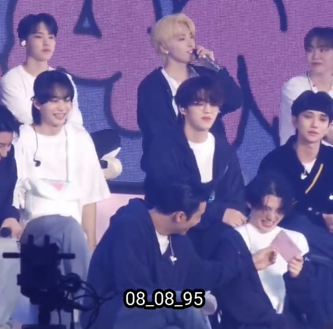 [잡담] 세븐틴 정한 위로 방식 진짜 ㅜㅜ... | 인스티즈