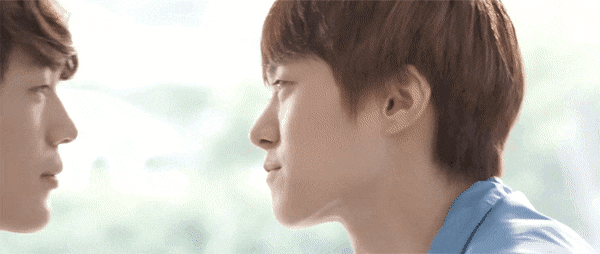 [정보/소식] 공명 신재하 신인시절 키스신.gif | 인스티즈