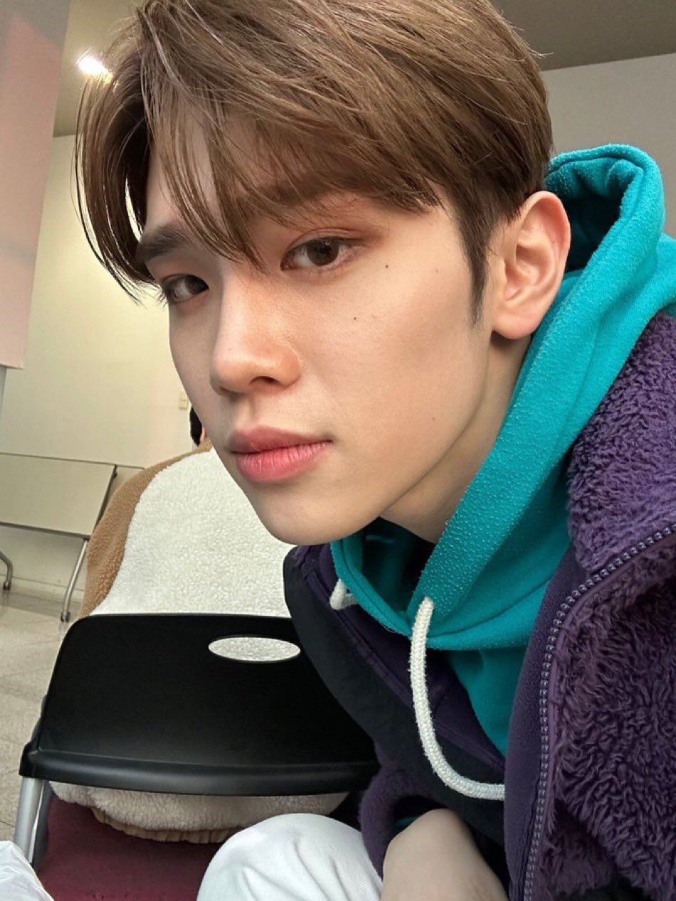 [잡담] 김태래 셀카 왜 잘 찍는 건데 | 인스티즈
