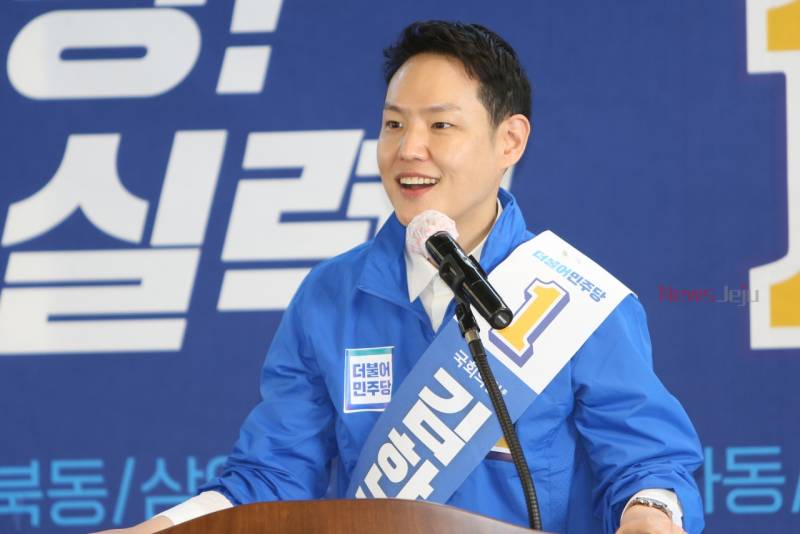 현재 한국인 중에 나이 맞추기 가장 어려운 사람.jpg | 인스티즈