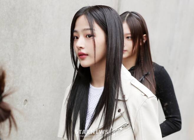 [잡담] 오늘자 서울패션위크 민지 기사사진 | 인스티즈