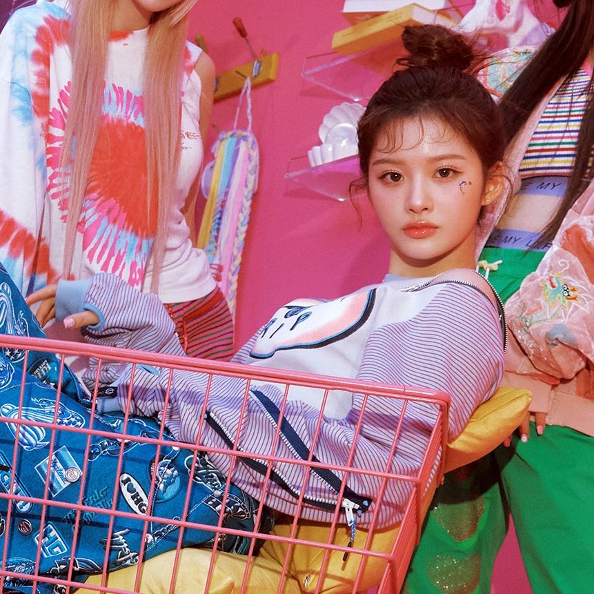 [잡담] 설윤 표정 진짜 잘 사용하지 않아? | 인스티즈