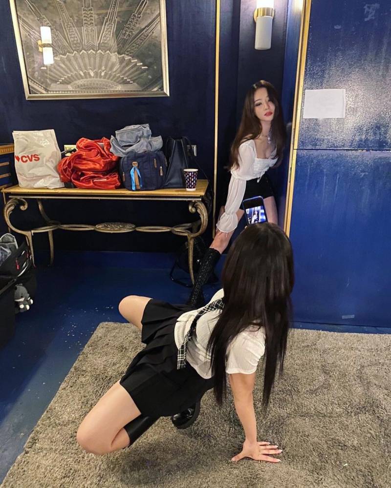 내가 본 아이돌 중에 사진에 제일 진심임 | 인스티즈