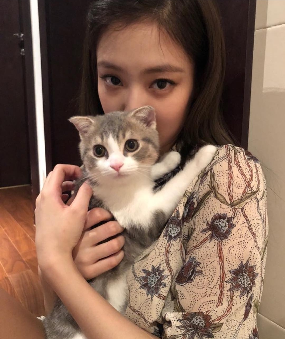 [잡담] ??? 제니 뭐임? 고양이 분신술임?? | 인스티즈
