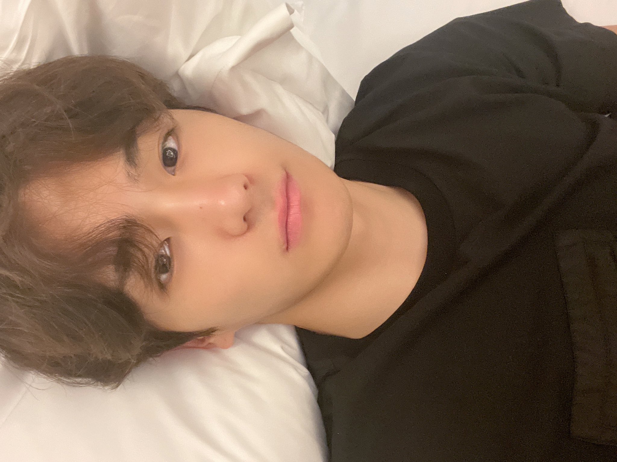 [잡담] 더보이즈 현재 포카가 아니라서 다행인 셀카 모음 (내기준👀 사진많음) | 인스티즈