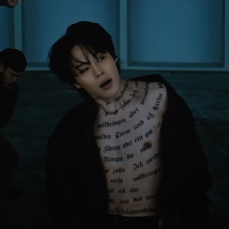 [잡담] 아이 지민 타투 진짜 변태같은게... 저 글씨들을 해석하려면 몸을 봐야댐.. | 인스티즈