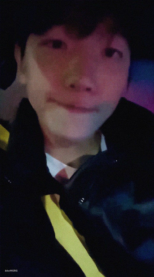 [잡담] 백현이 볼 꼬집어보고싶다 | 인스티즈