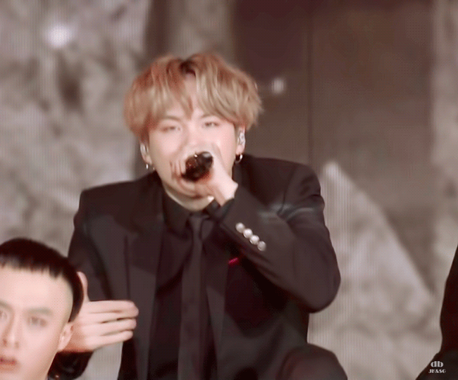 [잡담] 슈가 무대할 때 내가 좋아하는 것들... | 인스티즈