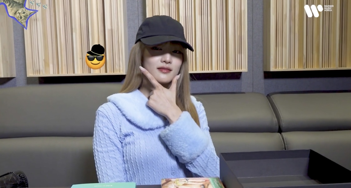 [잡담] 앤 마리 굿즈 받고 신나 하는 민니 진짜 세젤귀 | 인스티즈