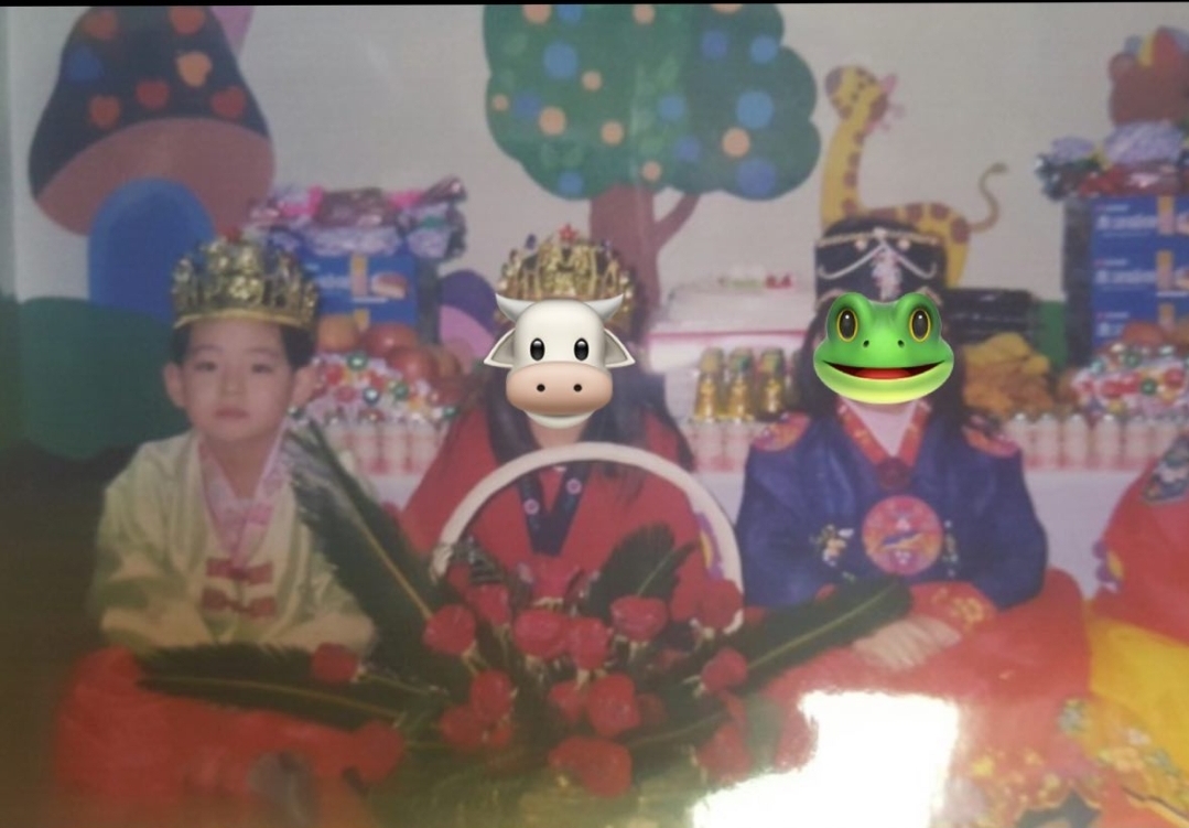 [잡담] 뷔가 방금 애기 때 사진 풀어줌ㅋㅋㅋㅋㅋ | 인스티즈
