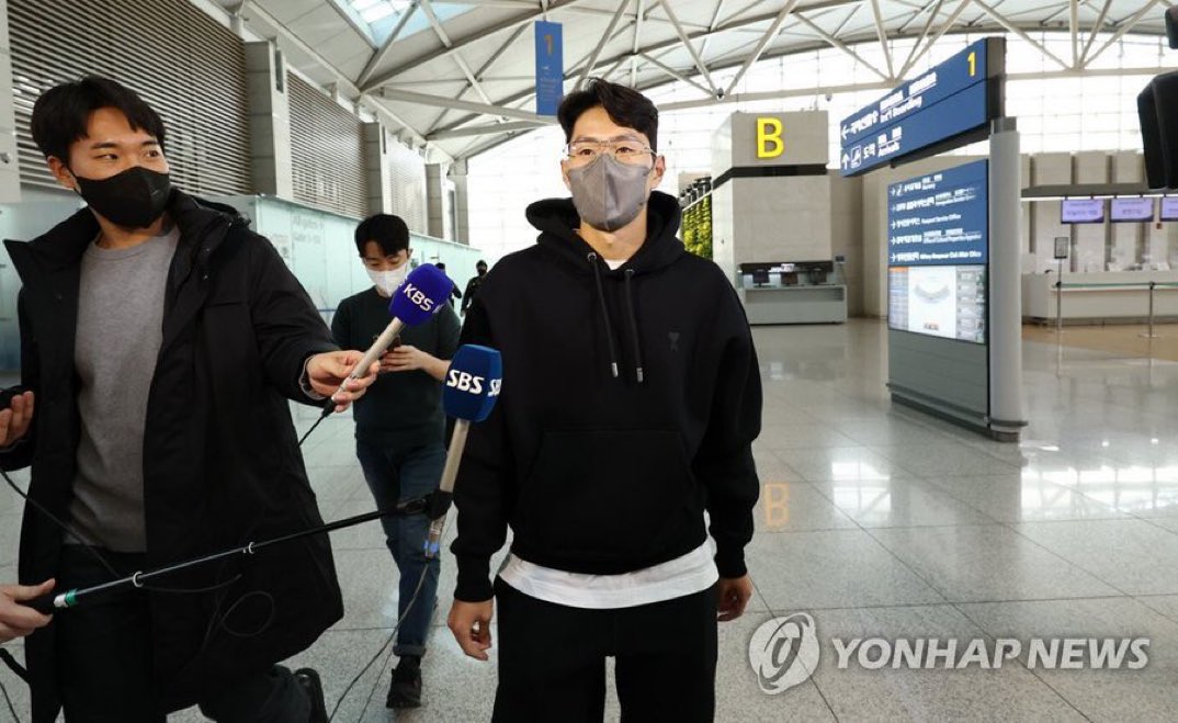[잡담] 아 이강인 공항 중간이 없다는 게 너무 웃겨 | 인스티즈