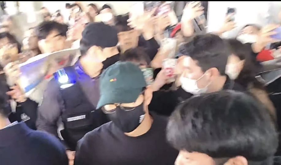 [잡담] 아 이강인 공항 중간이 없다는 게 너무 웃겨 | 인스티즈