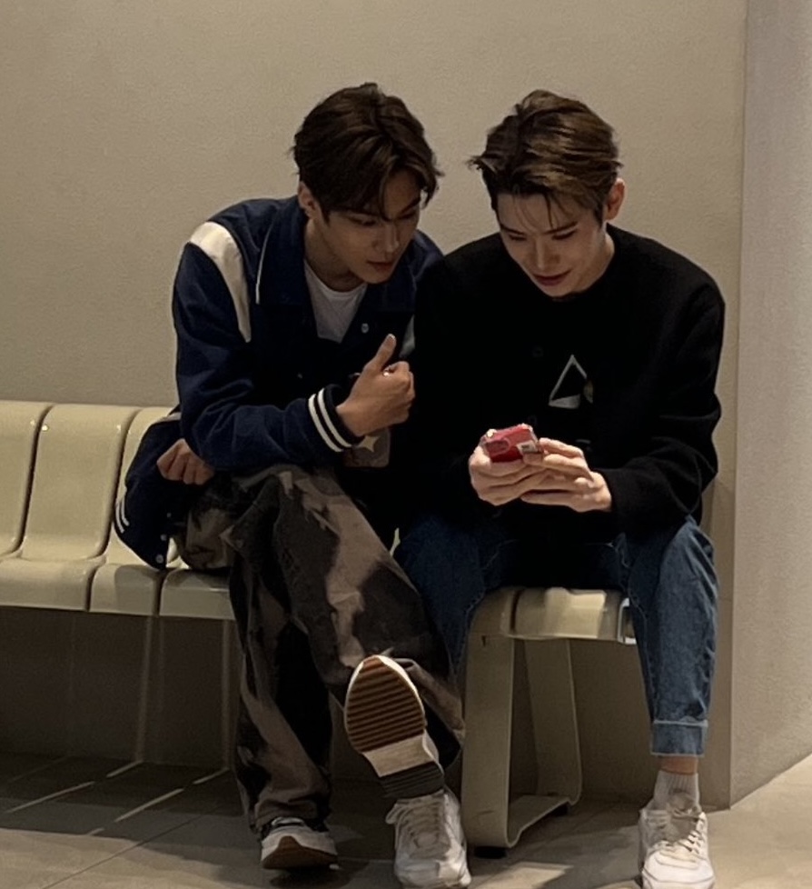[잡담] 안무 보는 꽃가루즈 | 인스티즈