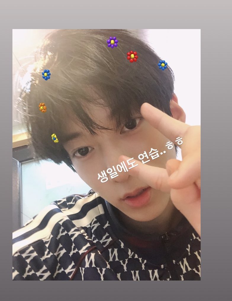 [잡담] 나캠든 동창이 풀어준 사진마다 레전드 셀카야... | 인스티즈