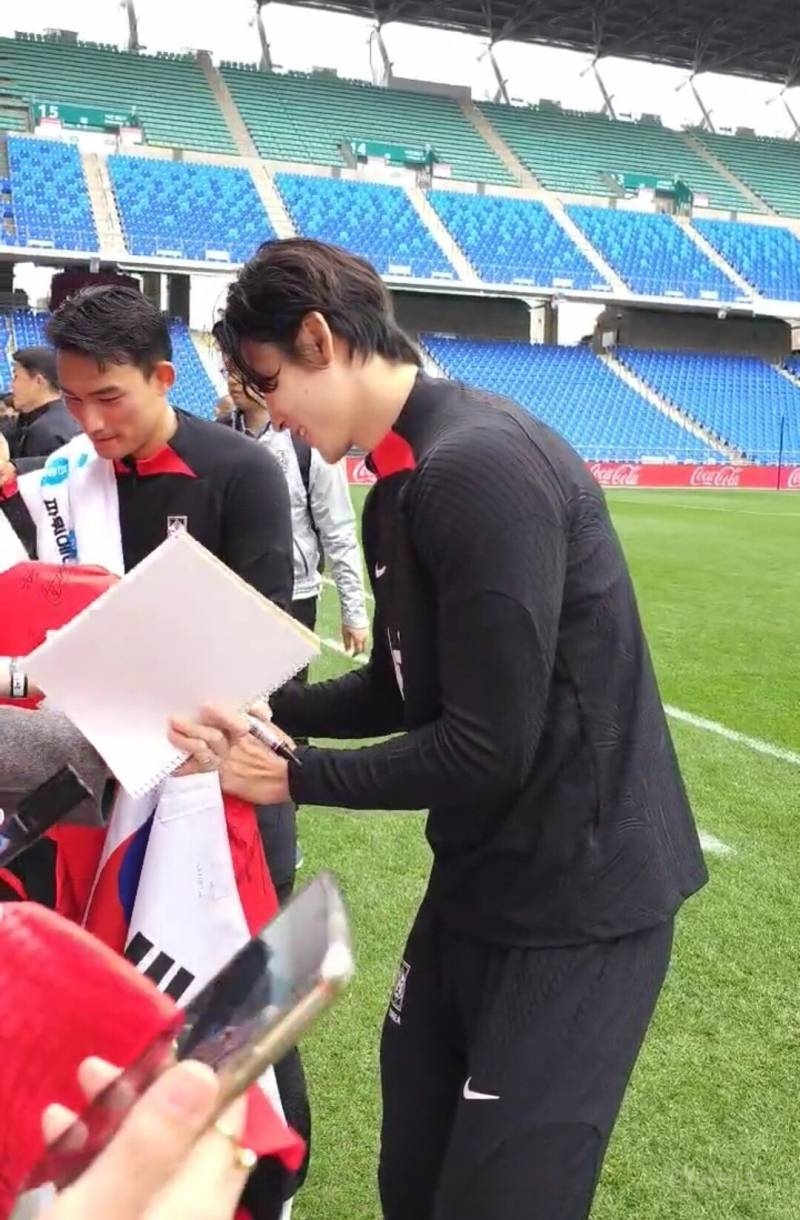 국대 오픈트레이닝에서 레전드 미모 갱신한 조규성 | 인스티즈