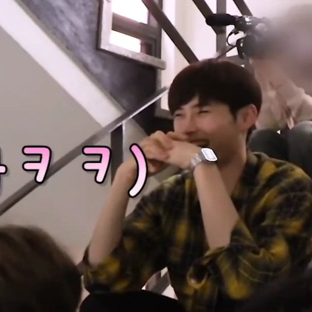 [잡담] 성한빈 시계 찬 모습을 좋아하는 모임 | 인스티즈