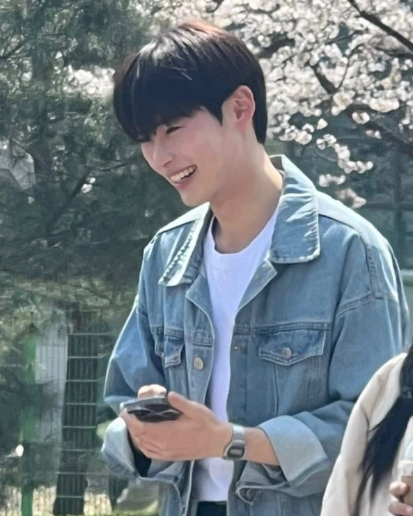 [잡담] 목격담으로 어떻게 입덕을 해 | 인스티즈