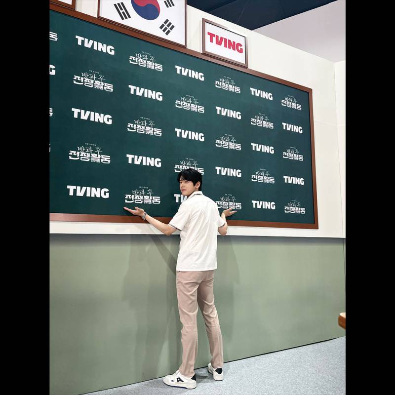 마녀랑 싸우더니 이번엔 괴생명체랑 싸우는 배우 | 인스티즈