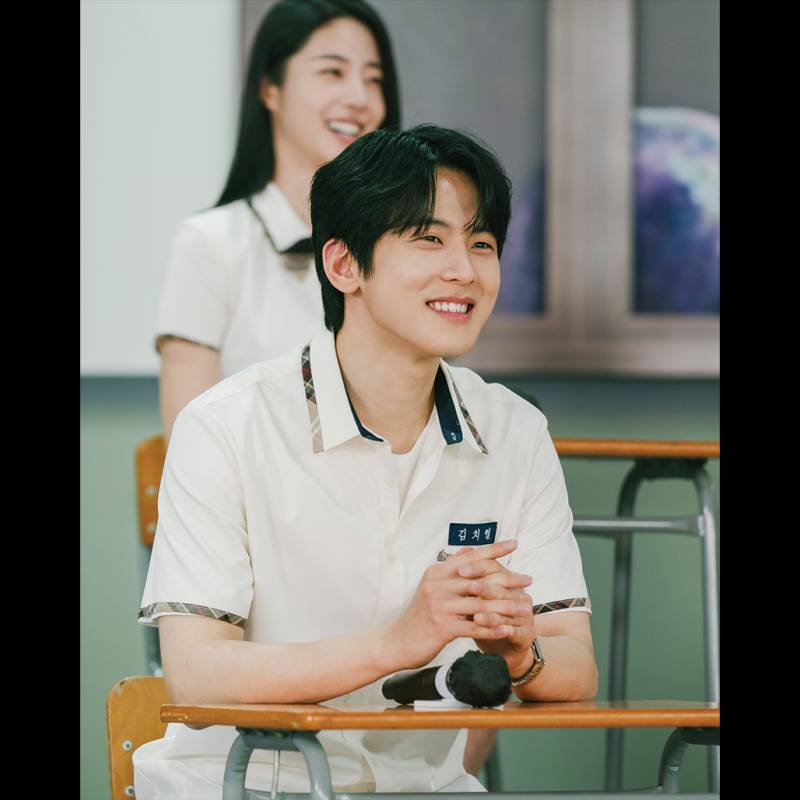 마녀랑 싸우더니 이번엔 괴생명체랑 싸우는 배우 | 인스티즈