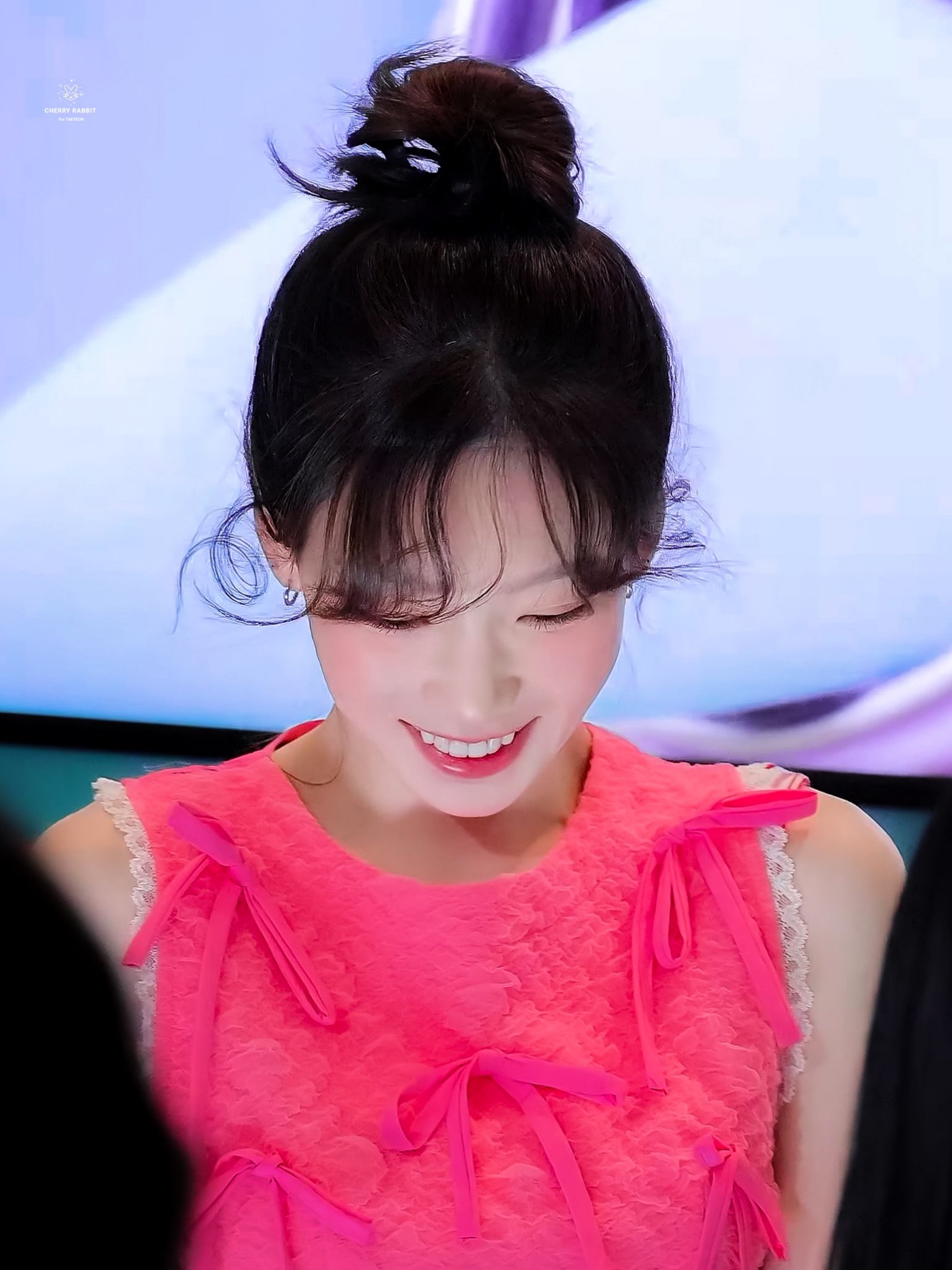 [잡담] 태연언니 똥머리 진짜 잘어울린다 | 인스티즈