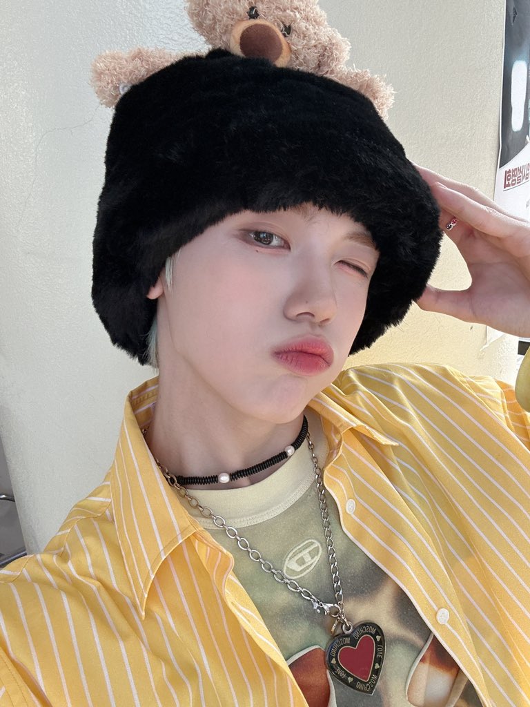 [잡담] 성민이 셀카 진짜 개잘찍는다 | 인스티즈