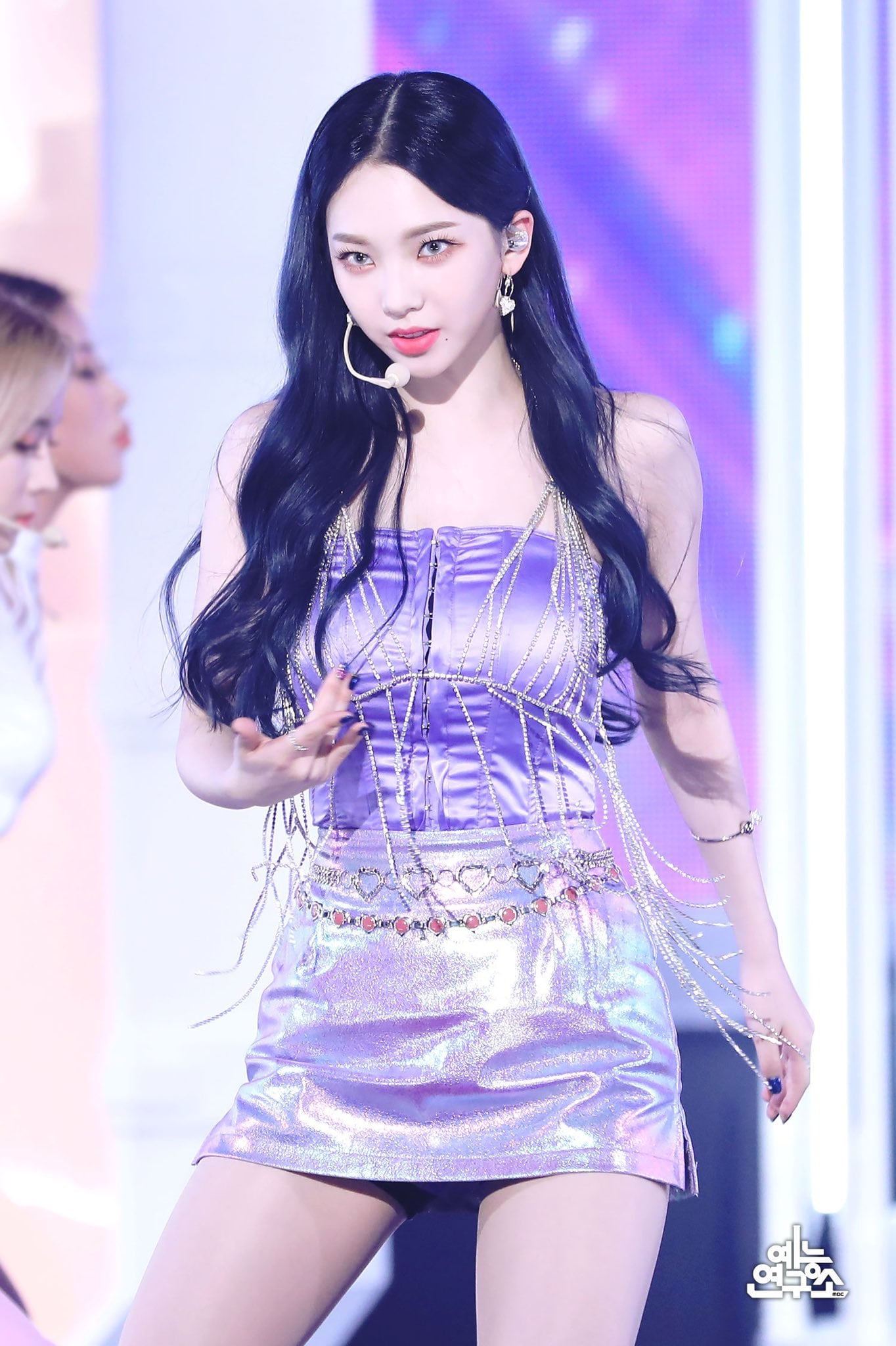 [잡담] 카리나 진짜 얼굴이 진짜 뒤집어지게 세련됐어 | 인스티즈