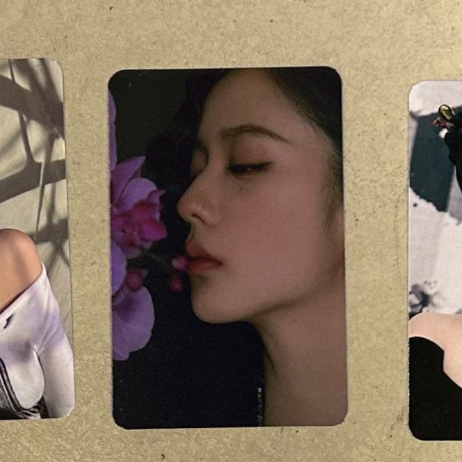 [잡담] 지수 이번 앨범 포카 중 하나인데 옆선 대박이야 | 인스티즈