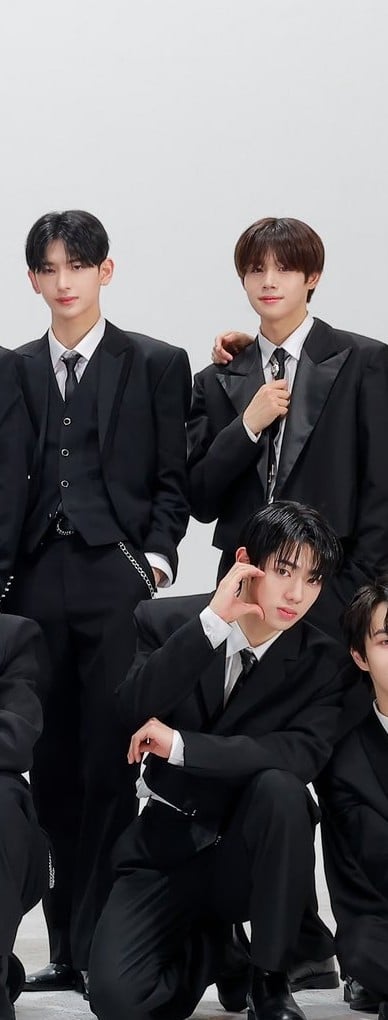 [잡담] 소판 보는 익들아 이사진에서 애네7명 이름 좀 알려줘 | 인스티즈