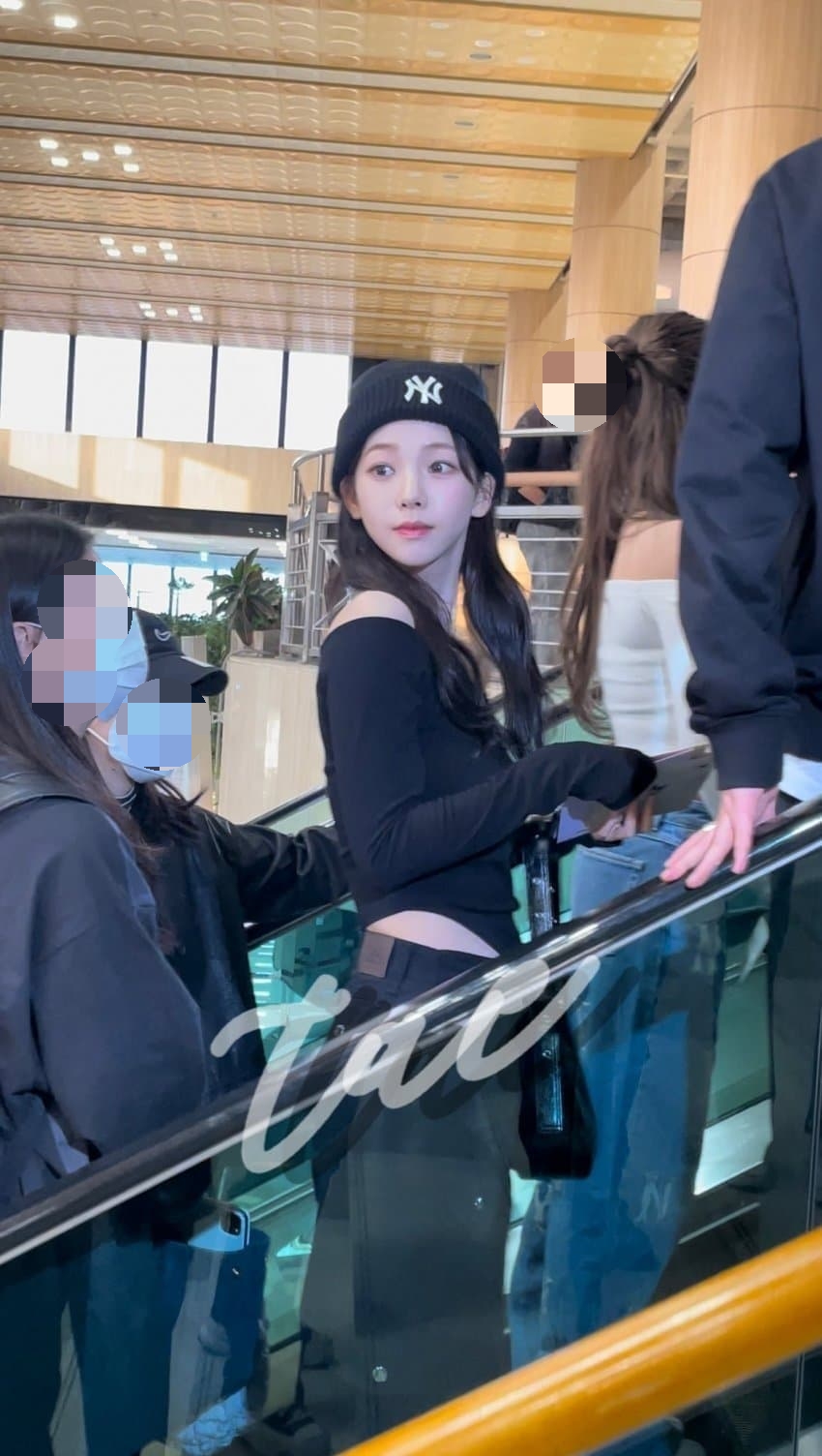 [잡담] 카리나 오늘 기사사진이랑 폰카 다 예쁨 | 인스티즈