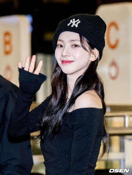 [잡담] 카리나 오늘 기사사진이랑 폰카 다 예쁨 | 인스티즈