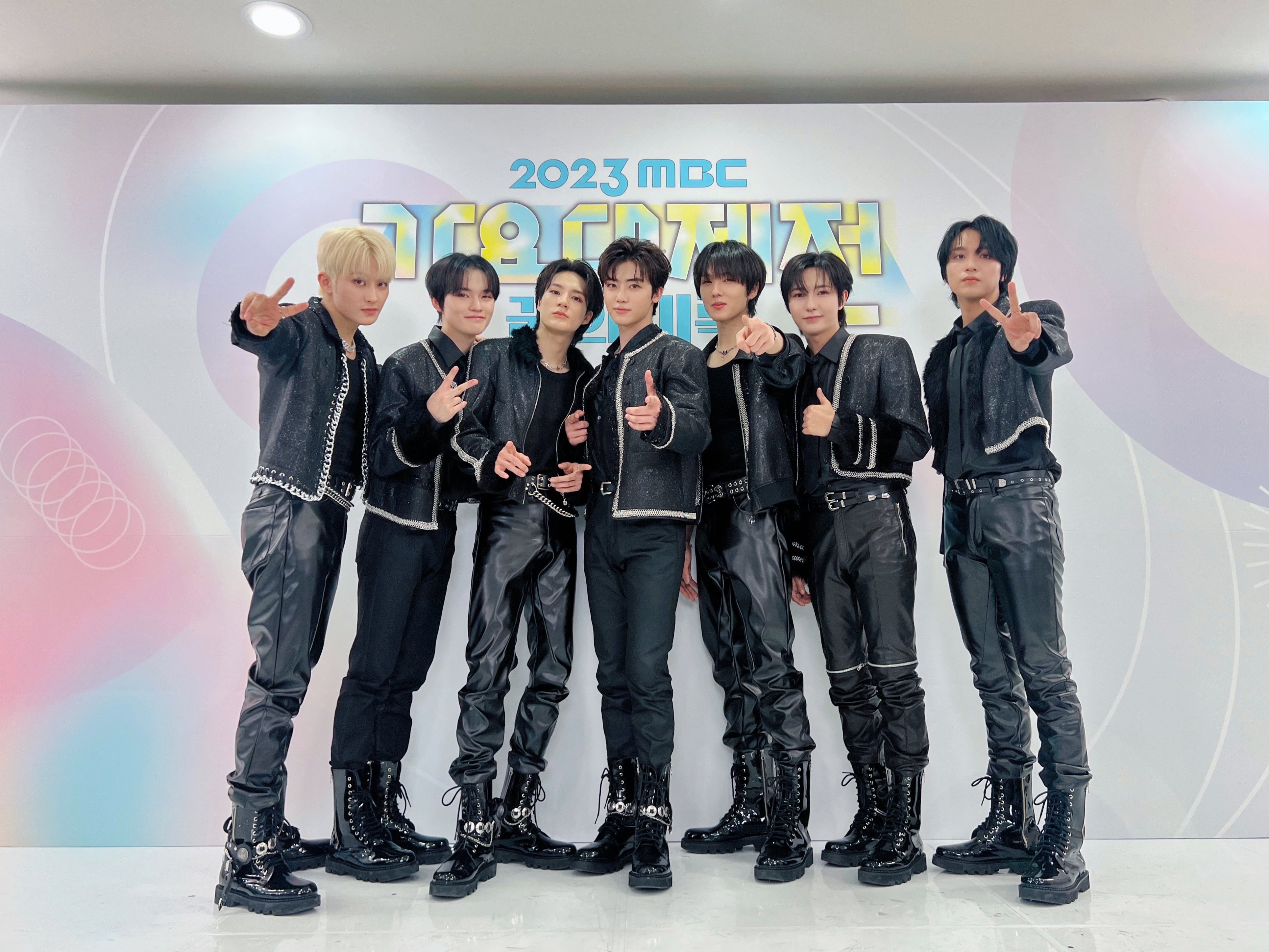 [정보/소식] NCT DREAM 공식 인스타 업뎃 🖤 🤍 | 인스티즈