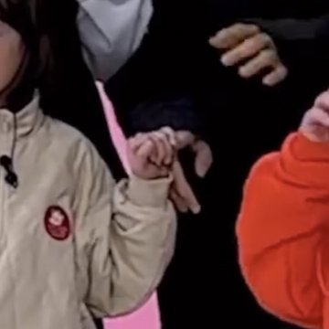[잡담] 성찬이랑 애기 손잡은거좀봐🥹 | 인스티즈