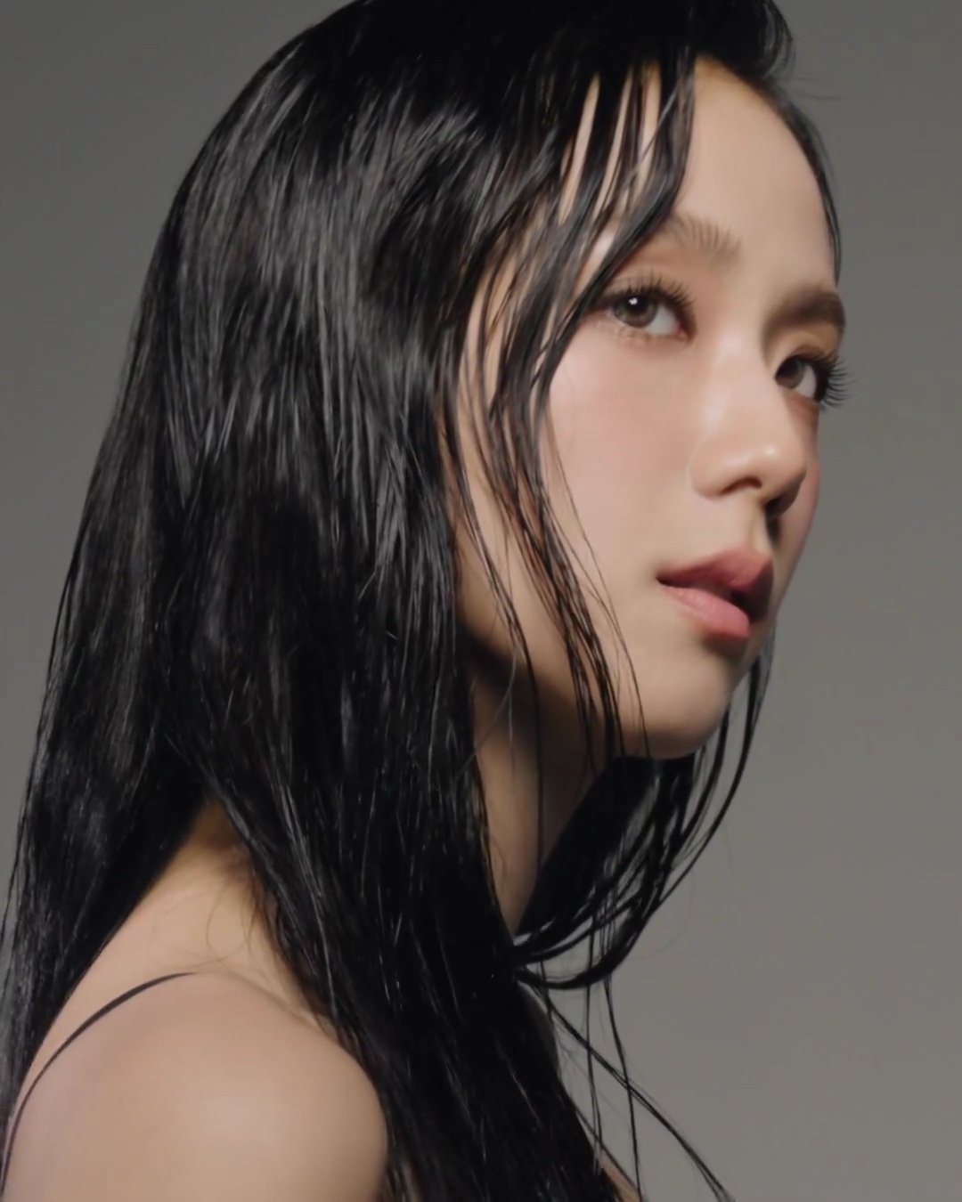 [잡담] 지수 다이슨 영상 새로 떴는데 스모키다!! | 인스티즈