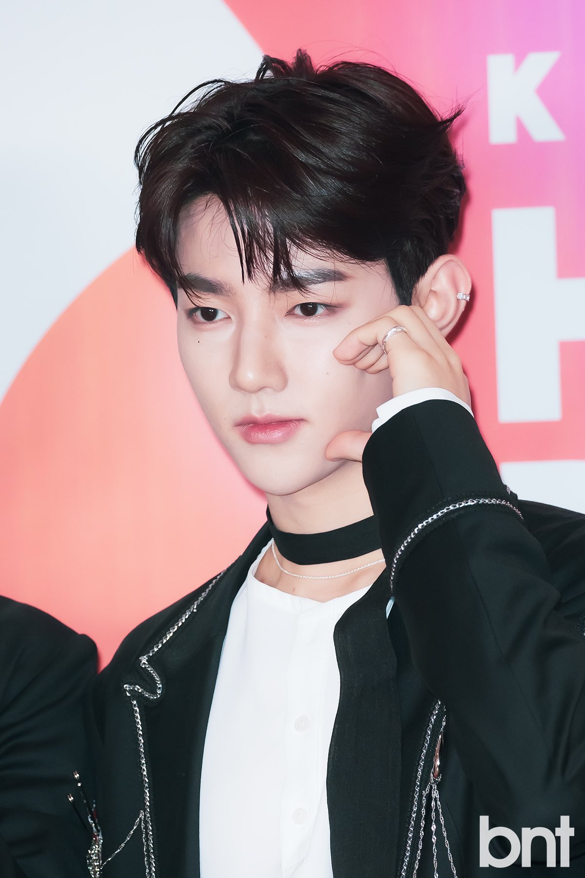 [잡담] 근데 장하오는 두상이랑 얼굴형이 걍 뭔짓을 해도 괜찮을 스타일이긴해 | 인스티즈