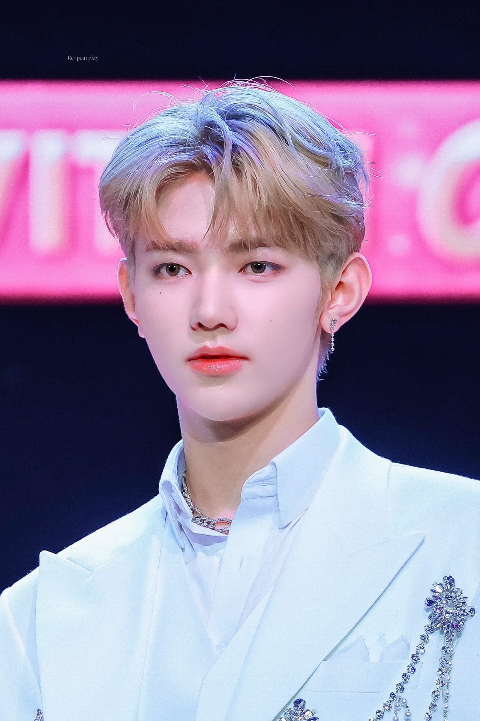 [잡담] 근데 장하오는 두상이랑 얼굴형이 걍 뭔짓을 해도 괜찮을 스타일이긴해 | 인스티즈