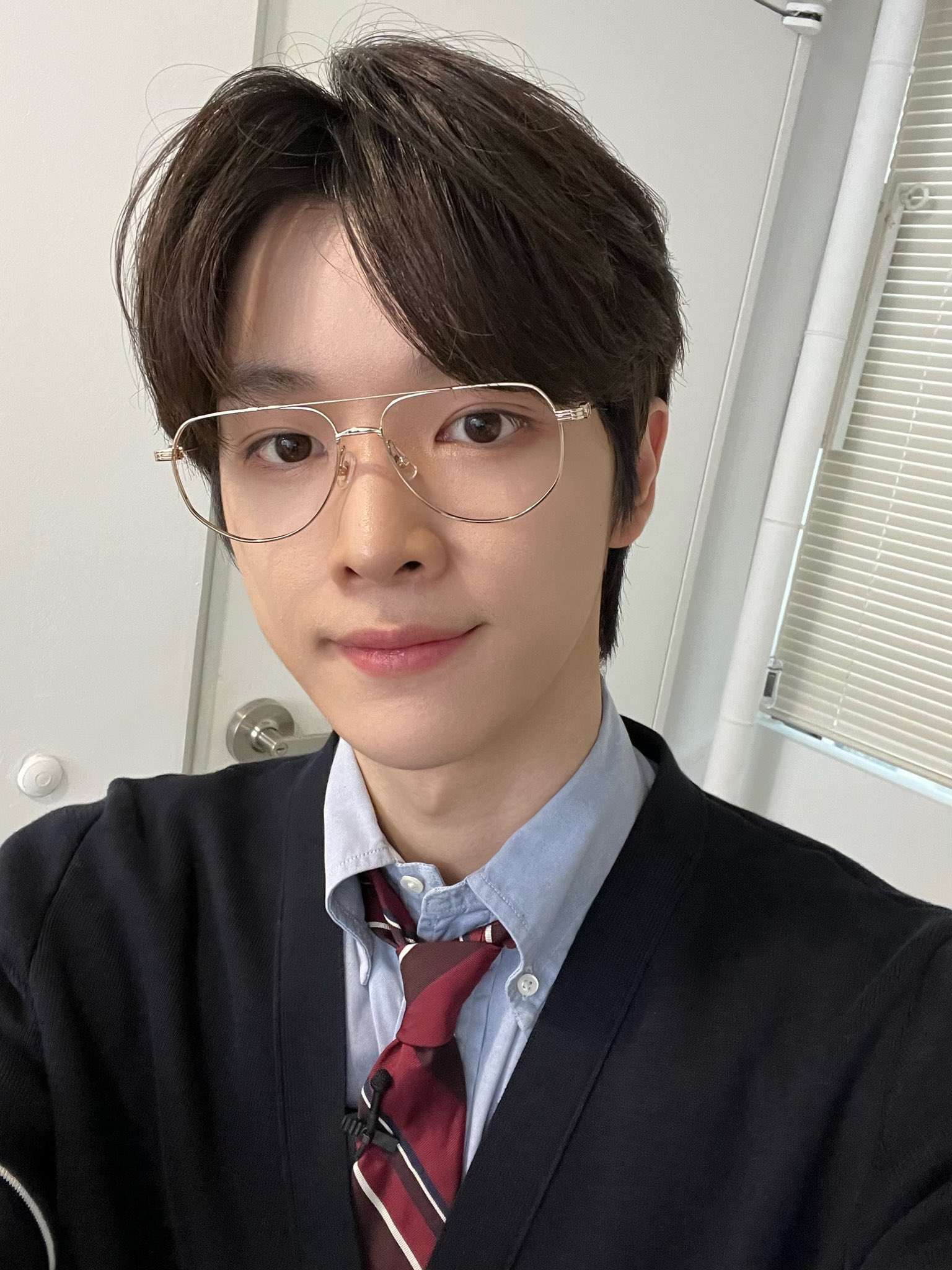[잡담] 성찬이 이거 인가엠씨할 때 착장이야? | 인스티즈