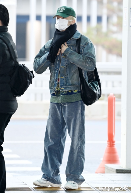 [잡담] 오늘 마크 출국 기사사진 | 인스티즈