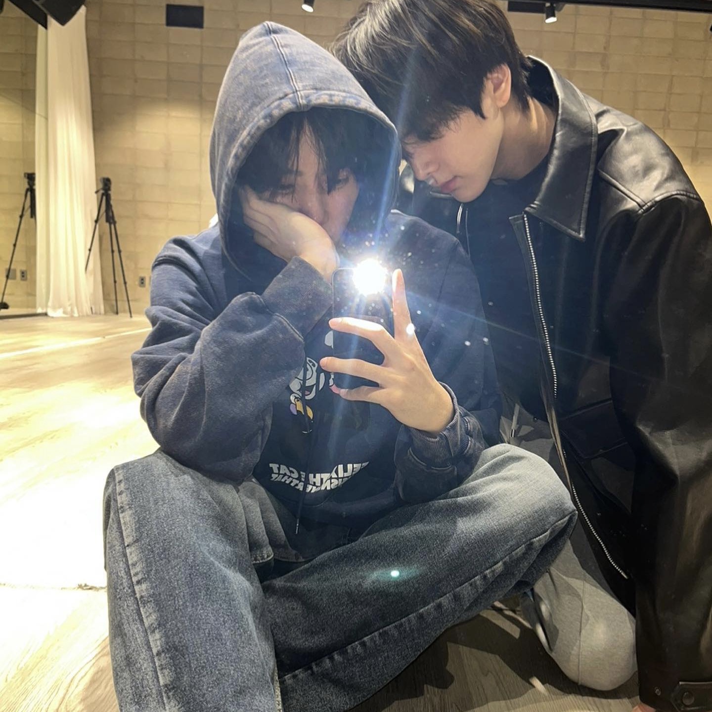 [잡담] 더보이즈에는 김형제라고 누가봐도 형과 동생인 애들이 | 인스티즈