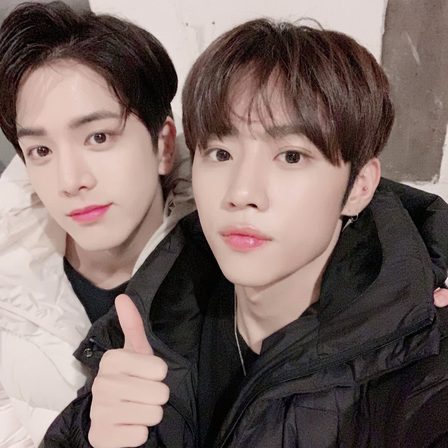 [잡담] 더보이즈에는 김형제라고 누가봐도 형과 동생인 애들이 | 인스티즈