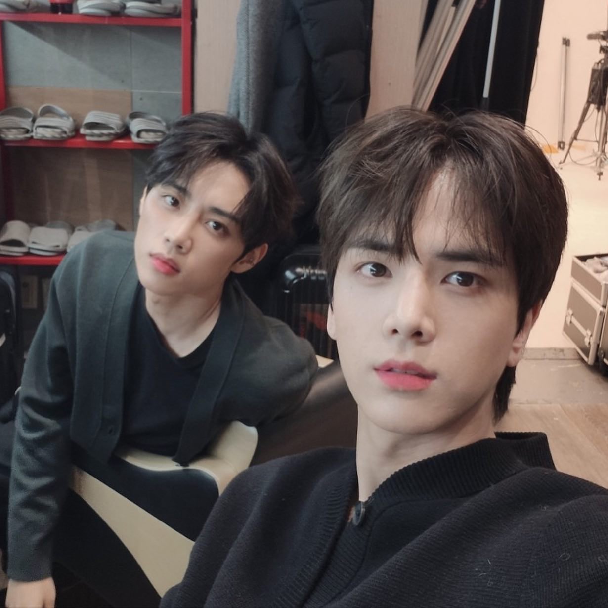 [잡담] 더보이즈에는 김형제라고 누가봐도 형과 동생인 애들이 | 인스티즈
