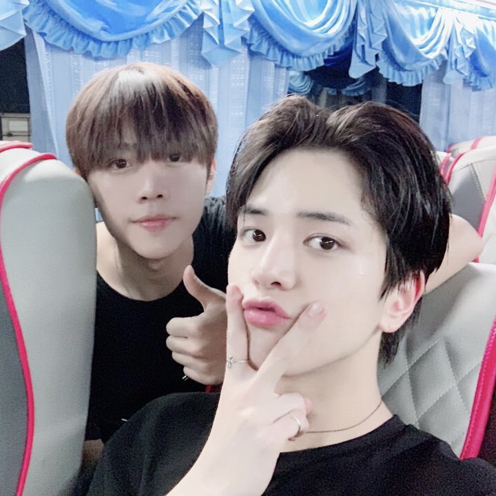 [잡담] 더보이즈에는 김형제라고 누가봐도 형과 동생인 애들이 | 인스티즈