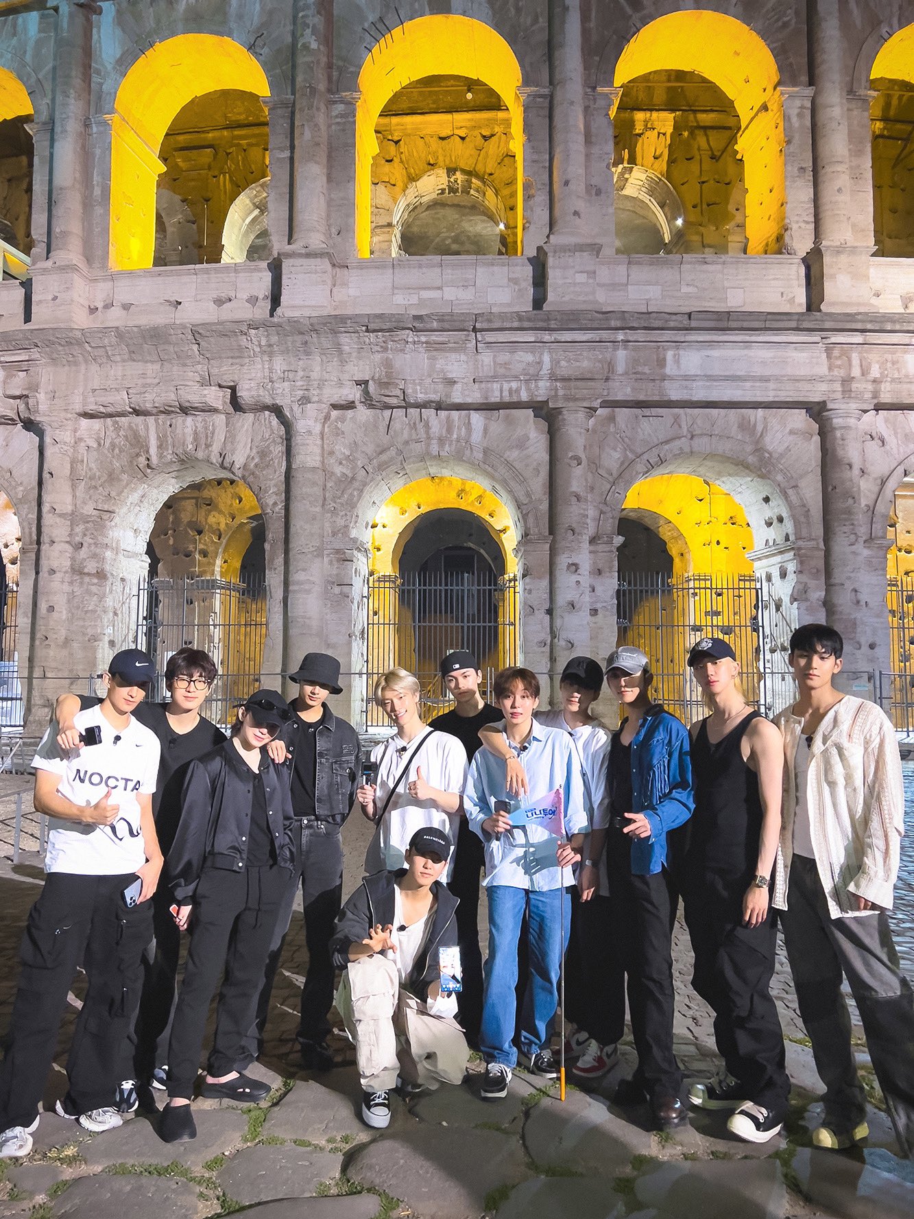 [잡담] 세븐틴 나나투어 단체사진 뜬거 예쁘다 | 인스티즈