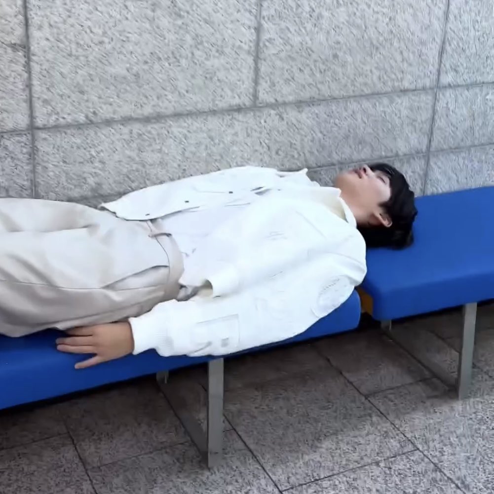 [잡담] 너네 은석이 잘생긴 사진 많이 가지고있구나 | 인스티즈